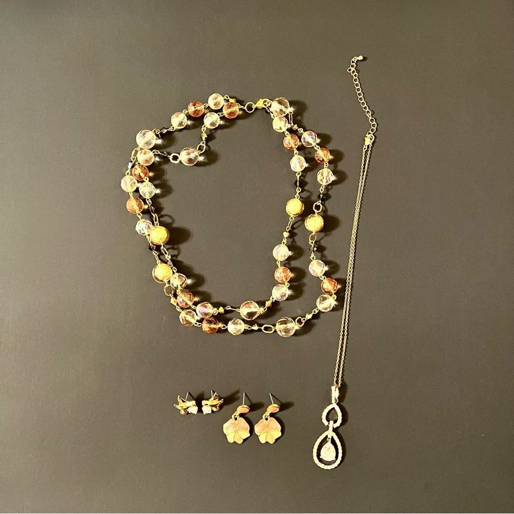 Gold Tone Jewelry Lot Necklaces Earrings Hummingbird Flower Rhinestone Beads